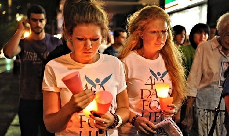 Cada grupo atua em sua comunidade local, conscientizando amigos, familiares e vizinhos. (Foto: Divulgação)