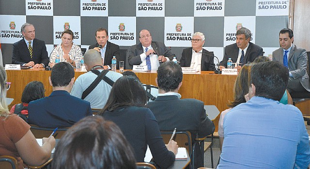 Prefeito e fabricantes anunciaram nesta quarta ação emergencial | Fernando Pereira