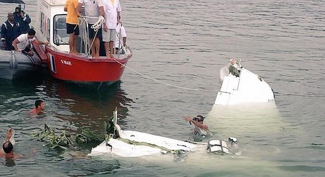 Equipes trabalham no resgate dos corpos do acidente aéreo em Paraty l Reprodução/Twitter Aeroagora