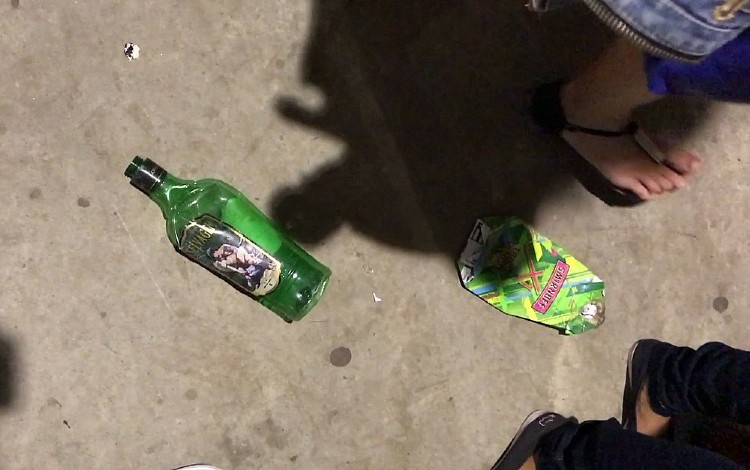 Uma das garrafas de bebidas espalhadas pelo parque I Foto: Marcel Lopes/TV Globo