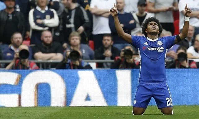 Willian é jogador do Chelsea e conta que sua fé o ajudou a lidar com a dor do falecimento de sua mãe. Foto: O Tempo